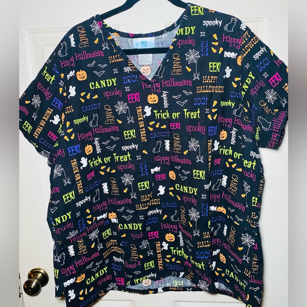 SCRUBS Happy Halloween Jack O'Lantern Spooky Ghost EEK Scrub Tops Medical,‎ 2xL